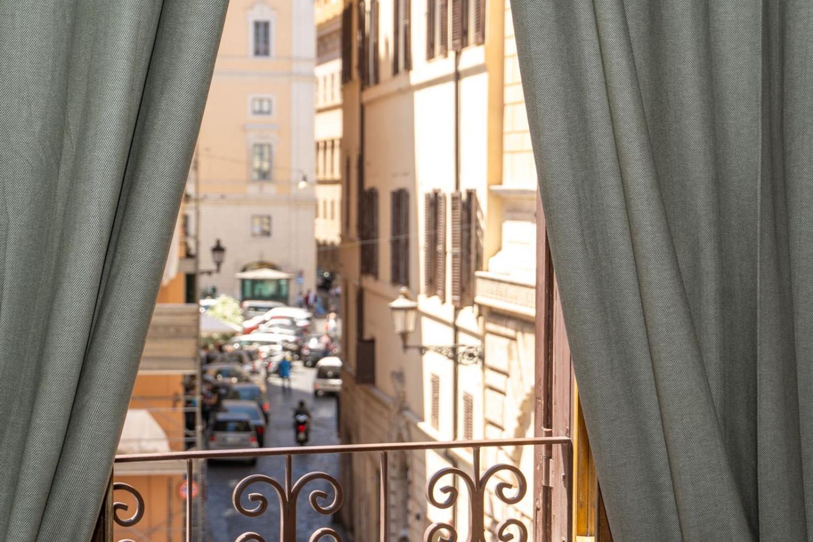Antuela Pantheon * Rome